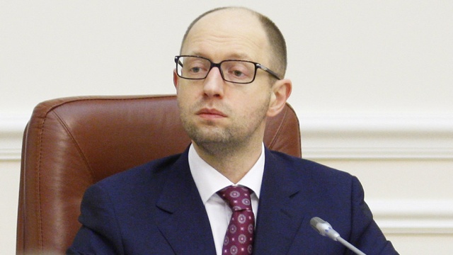 Яценюк пообещал 700 млн грн на дороги в Западной Украине Яценюк пообещал 700 млн грн на дороги в Западной Украине