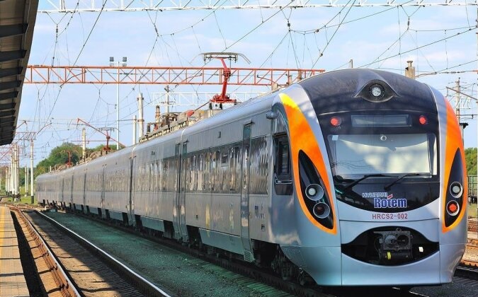 Мининфраструктуры приобретет 10 поездов InterCity Мининфраструктуры приобретет 10 поездов InterCity