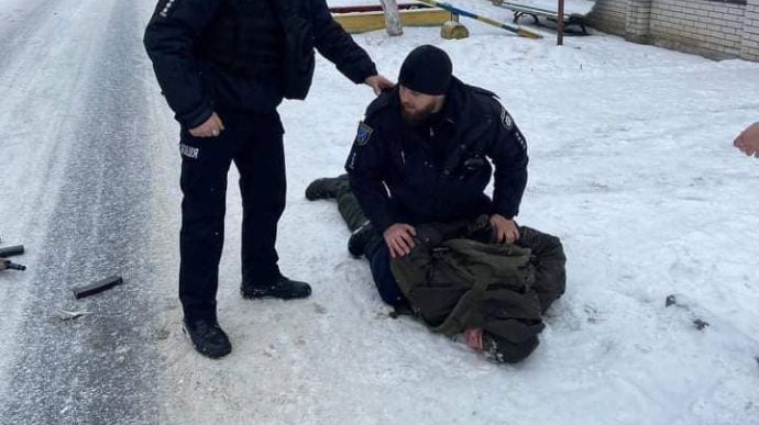 Правоохоронці затримали солдата, який розстріляв у Дніпрі товаришів по службі  Правоохоронці затримали солдата, який розстріляв у Дніпрі товаришів по службі