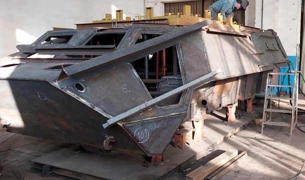 В Украине начали серийно выпускать корпуса для БТР В Украине начали серийно выпускать корпуса для БТР