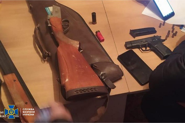 СБУ разоблачила канал сбыта поддельных долларов (фото) 25_0.jpg