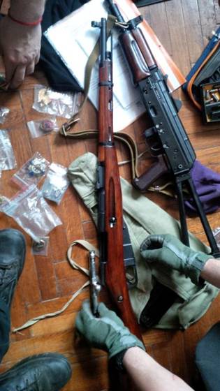 СБУ обезвредила в Киеве преступников, поставлявших оружие террористам на восток Украины (ФОТО)