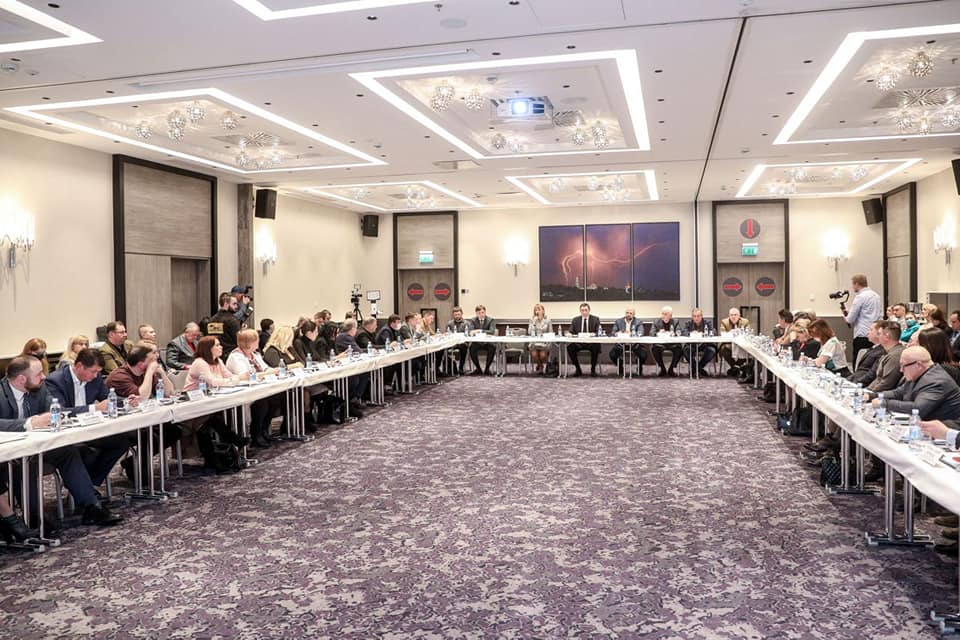 Как медом намазано. Почему Чернышов не пропускает ни одного мероприятия Парцхаладзе 150105256_466159571461473_1667565640312030475_n.jpg