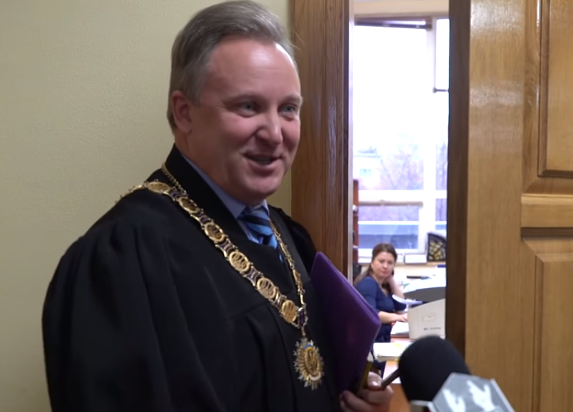 Наслідки провалу судової реформи: «суддя Майдану» Мельничук після переатестації повернув на посади 13 люстрованих поліцейських melnichuk.png