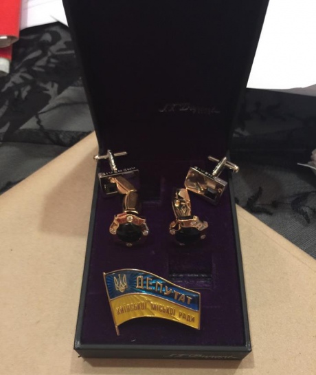 В Киеве силовики на взятке в 4 млн грн задержали депутата горсовета и его подельников