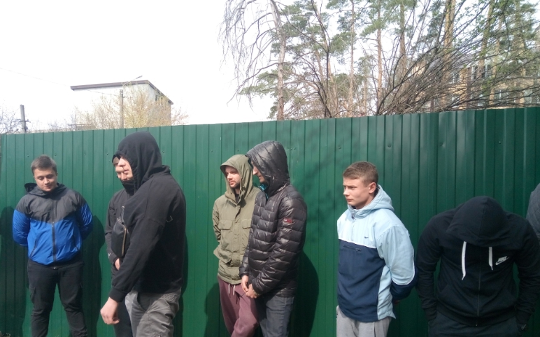 Земельные войны в Ирпене: на месте сквера титушки избили и порезали активистов (ФОТО)