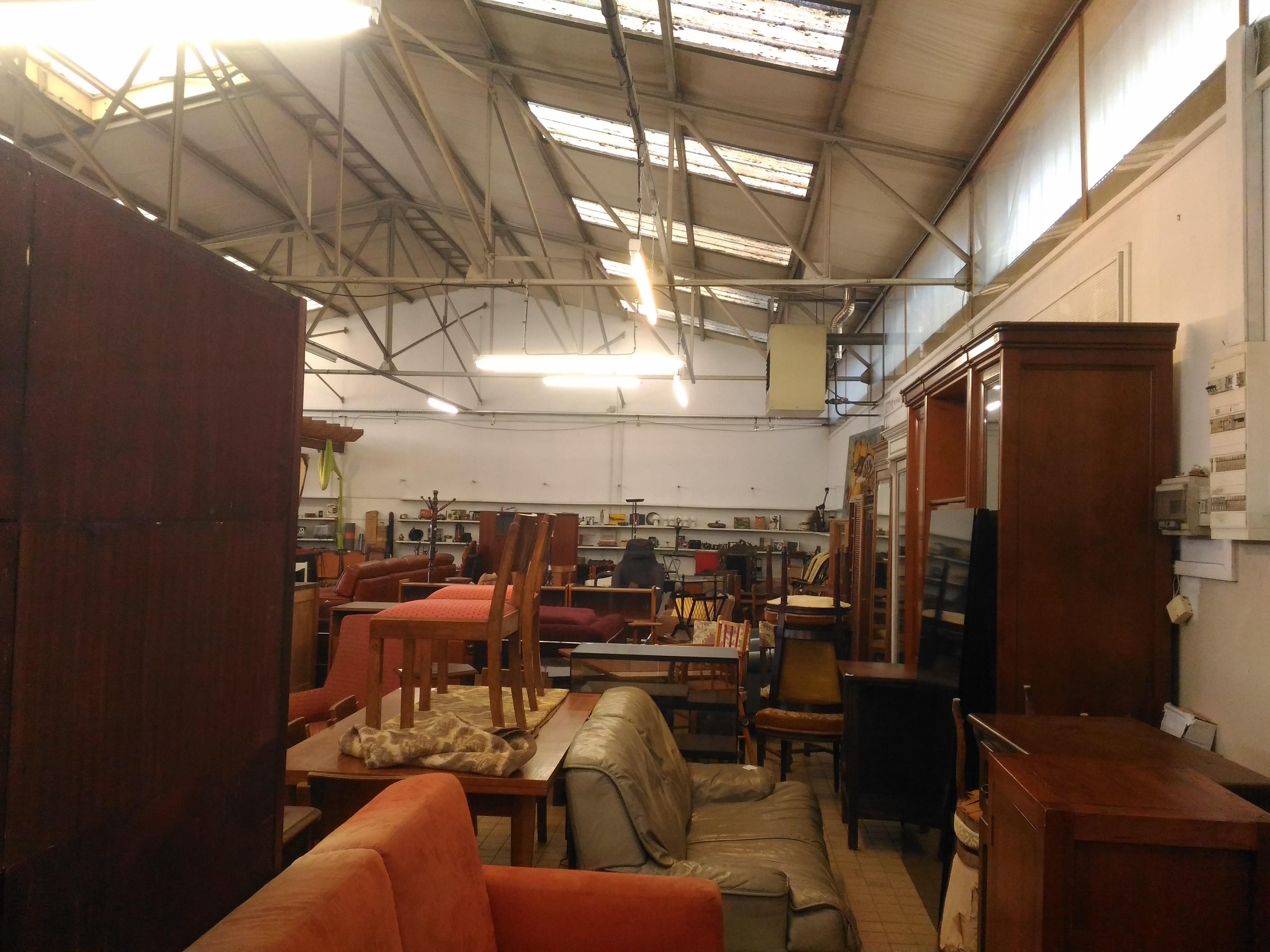 Ексклюзив за безцінь: як придбати меблі у Європі вдесятеро дешевше, ніж в Україні