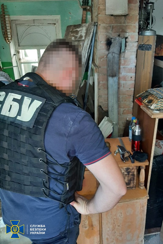 СБУ ліквідувала злочинне угруповання по збуту бойових гранат та вибухових речовин 670e4bbb46f9ccf76aeb563141b29093.jpg