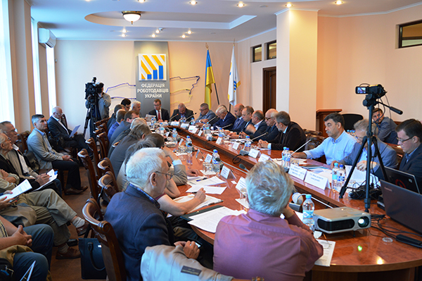 Химики требуют от правительства Стратегию развития химотрасли: ее доля в структуре промышленности упала до критических 4,6%